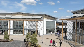 Schnäppchen locken ins Einkaufszentrum