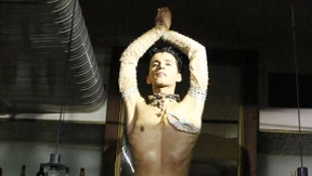 Männer mit Hüftschwung