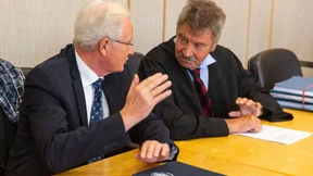 Auf der Pirsch als Amtsträger?