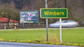 830 Einwohner, 500 Asylbewerber