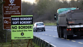 Großbritannien trainiert 1000 Polizisten für Einsatz an irischer Grenze