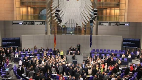 Bundestag stimmt Fiskalpakt und ESM mit Zweidrittelmehrheiten zu