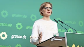 Sie reden über Sicherheitspolitik und Homöopathie