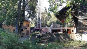 Mindestens ein Todesopfer nach Gasexplosion in Wohnhaus