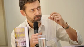 Ruhiger Ton, schlanke Prosa