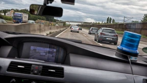 Wie die Autobahnpolizei Raser jagt
