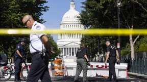 Mann fährt nahe dem Kapitol in Absperrung und erschießt sich