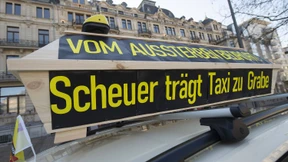 Taxifahrer mit Autocorso gegen Fahrdienst-Pläne