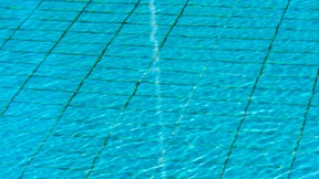 Schwimmlehrer könnte Hunderte Kinder missbraucht und gefilmt haben