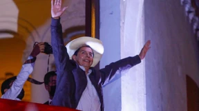 Linkskandidat Castillo erklärt sich zum Sieger