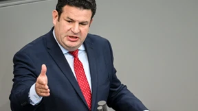 Heil will Weiterbildung fördern - aber keine Trommelkurse