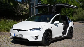 So fährt sich der Tesla mit Autopilot