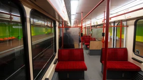 Maskenverweigerer verletzen Bahnmitarbeiter und Mitreisenden