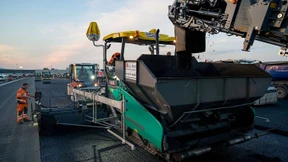 Logistik-Schlacht mit 30.000 Tonnen Asphalt