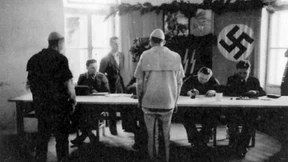 Karabiner als Körperteil