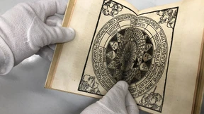 Ein Lehrbuch voller Rätsel