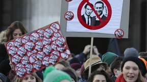 Tausende protestieren gegen Österreichs neue Regierung
