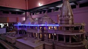 Indisches Gericht spricht heiligen Ort Hindus zu