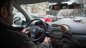 Per Handgas ins normale Leben