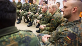 Finanzminister dementiert Bericht über Milliarden-Kürzungen im Wehretat