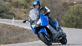 Weißblaue Doppelattacke im Reich der Rollerriesen