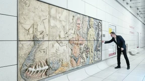 Markus Lüpertz enthüllt Kunstwerke in Karlsruher U-Bahn-Stationen