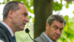 Aiwanger weiter unter Druck