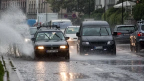 Wolkenbruch setzt Frankfurter Keller unter Wasser