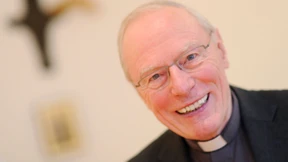 Hamburger Erzbischof verzichtet auf Amt 