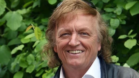 Er war der Mann im Hintergrund