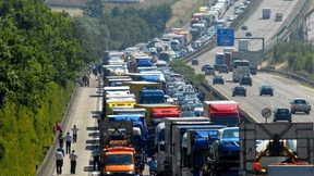 Zwölf Kilometer Stau auf der A3