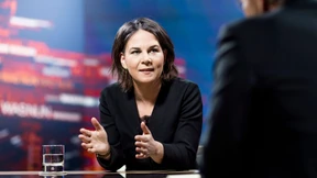 Baerbock fürchtet Energieengpass bei SWIFT-Ausschluss