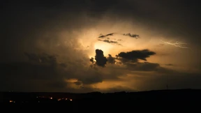 Vollgelaufene Keller, umgestürzte Bäume und ein Erdrutsch