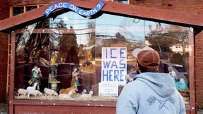Wie eine amerikanische Krippe gegen Trumps Politik protestiert