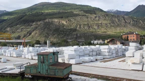 Weiße Schätze im zugigen Loch