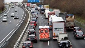 Schon wieder: Autofahrer bilden keine Rettungsgasse