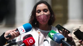 Patronen und blutverschmierte Messer