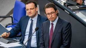 Warum Spahn, Scheuer und Co. nicht für Schäden haften