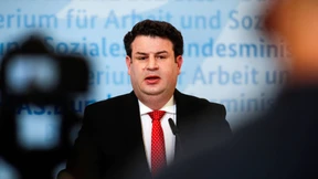 Heil: Corona-Testangebot in Unternehmen reicht nicht aus