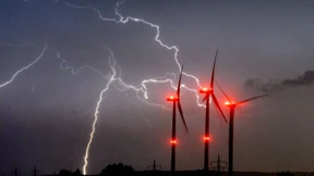 Merkel warnt vor Zerschießung des EEG