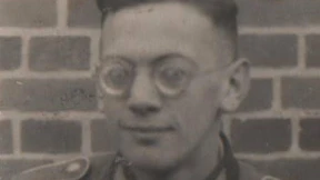 Ein beinahe Blinder in Uniform