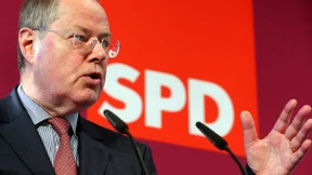 Steinbrück stellt vier Bedingungen für Zypern-Hilfe