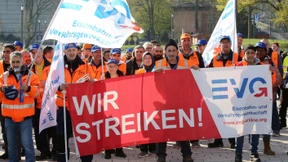 „Wir sollten heute zeigen: Wir bleiben hier hart."