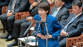 Ein Diplomat droht mit Kopfabschneiden