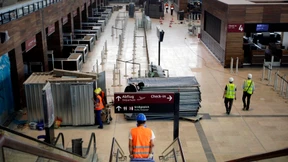 Der Abflug verzögert sich um wenige Monate