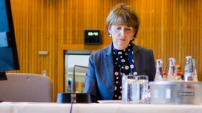 Reker kritisiert Polizei und Land