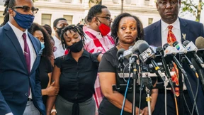 Mutter des Angeschossenen fordert Ende von Rassismus