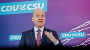 Brinkhaus verzichtet zugunsten von Merz auf Fraktionsvorsitz