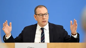 Wehrbeauftragter, bleib bei deinen Leisten