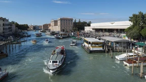 Venedigs Bürgermeister stoppt Kanal-Schwimmer
